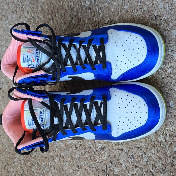 Nike Dunk High Women's shoe in the "Blue Satin" colorway - Picture 2 of 6